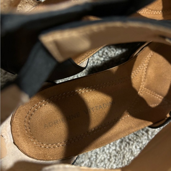 Strappy Black Short Wedge/Sandals like new - Picture 3 of 5